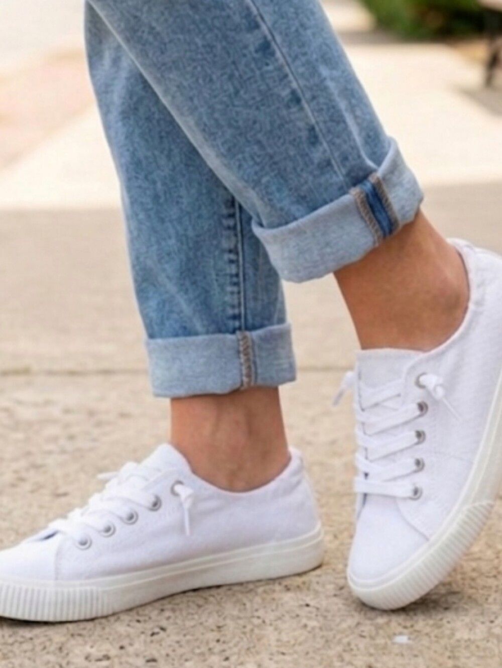 Time and Tru Sneakers Sz 8 White